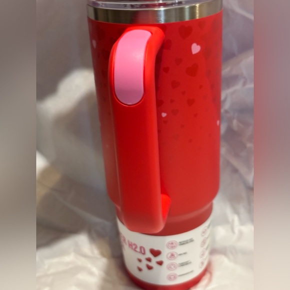 Target Stanley Red Hearts Quencher H2.0 Tumbler - Picture 2 of 5